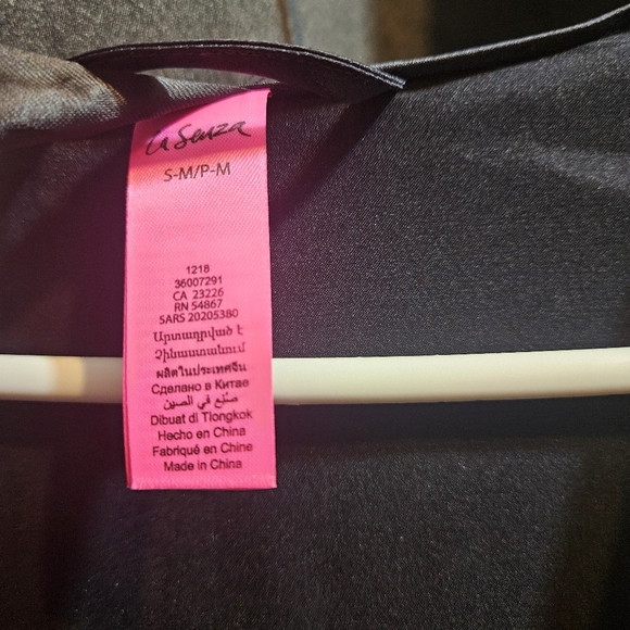 Lasenza elegant studded satin kimono robe - Picture 4 of 4